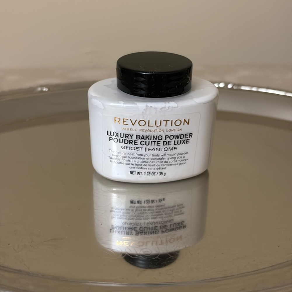 Revolution Luxury Baking Powder in Ghost NEW
